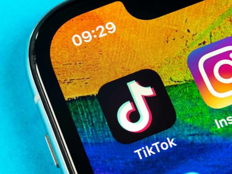 Cómo actualizar TikTok en Android y iPhone a la última versión - En unos pocos pasos